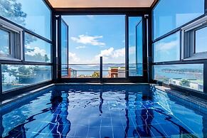 Geoje Gonggan Pool Villa