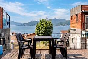 Geoje Gonggan Pool Villa