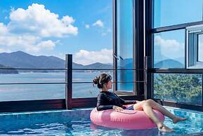 Geoje Gonggan Pool Villa