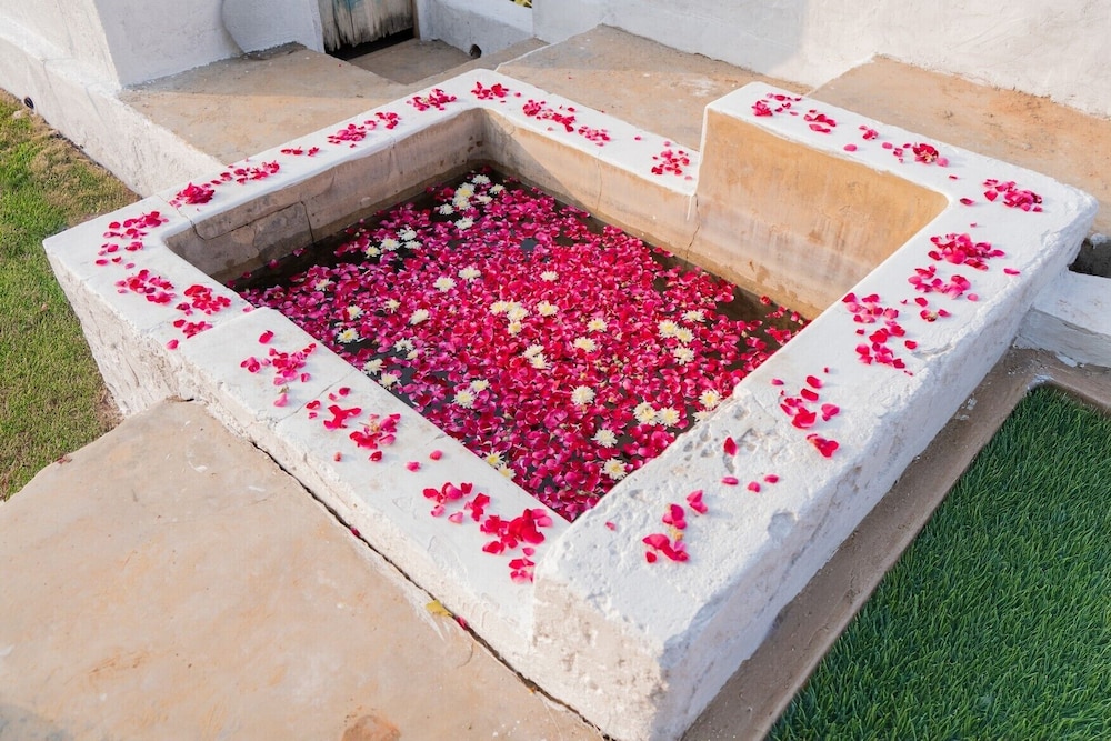 Vardhan Resorts