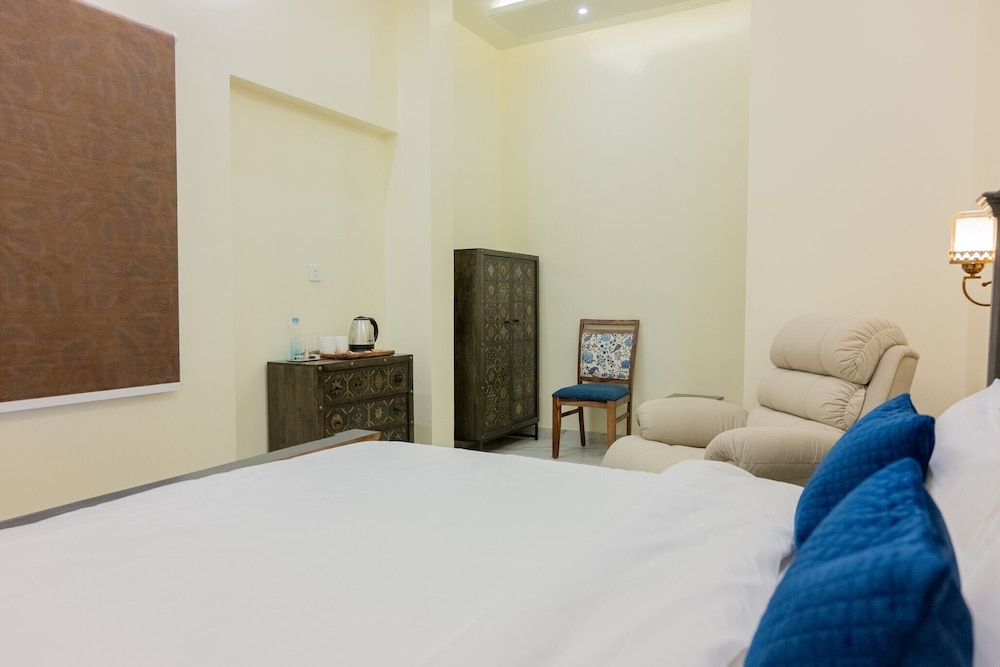 Vardhan Resorts