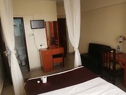 Becca Hotel Meru