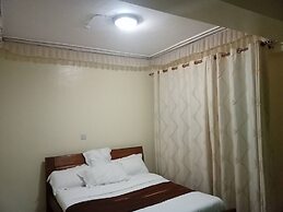 Becca Hotel Meru