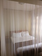 Becca Hotel Meru