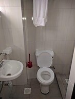 Becca Hotel Meru