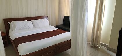 Becca Hotel Meru