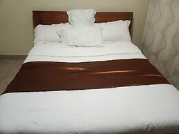 Becca Hotel Meru