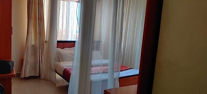 Becca Hotel Meru