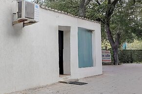 Fabhotel Aavkar