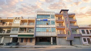 Fabhotel Silver Key I