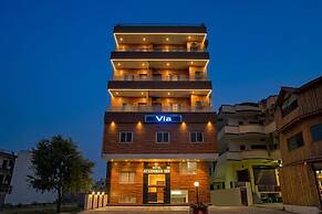 Via Shree Gopal Inn