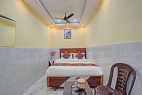 Via Shree Gopal Inn
