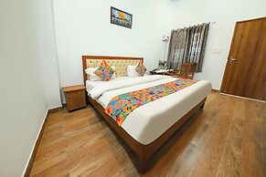 Fabhotel Royal Om River Resort