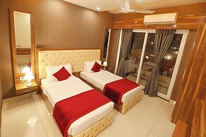 Fabhotel Starex Inn