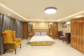 Fabhotel Starex Inn