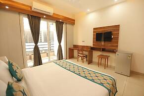 Fabhotel Starex Inn