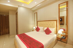 Fabhotel Starex Inn