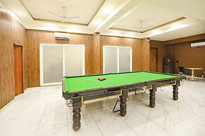 Fabhotel Starex Inn