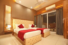 Fabhotel Starex Inn