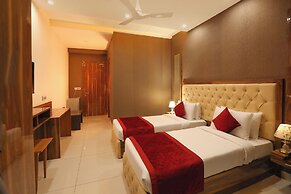 Fabhotel Starex Inn
