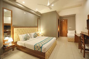 Fabhotel Starex Inn
