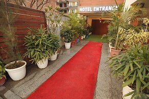 Fabhotel Starex Inn