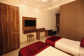 Fabhotel Starex Inn