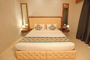 Fabhotel Starex Inn