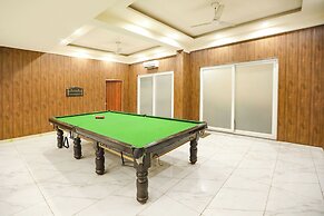 Fabhotel Starex Inn