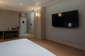 H-AVENUE HOTEL