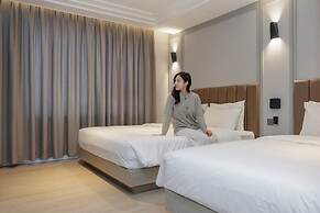 H-AVENUE HOTEL
