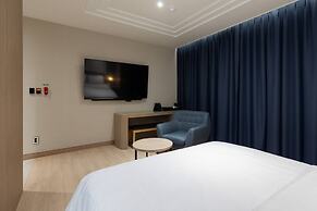 H-AVENUE HOTEL
