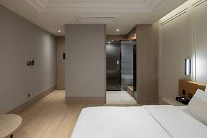H-AVENUE HOTEL