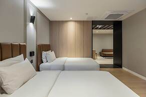 H-AVENUE HOTEL