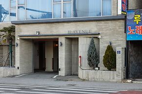H-AVENUE HOTEL