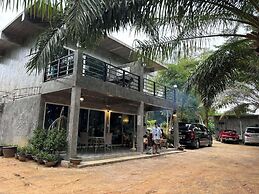 Baan LungYod Resort