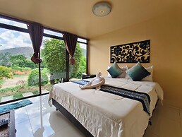 Baan LungYod Resort