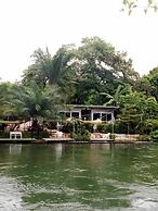 Baan LungYod Resort
