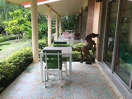 Baan LungYod Resort