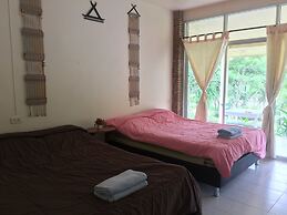 Baan LungYod Resort