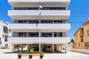Yellow Canvas 2-BR & Balcony in Larnaca