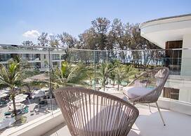 189/267 3BR Beachfront Pool View