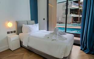 189/222 3BR Beachfront Luxe Pool Access