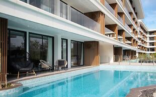 189/222 3BR Beachfront Luxe Pool Access