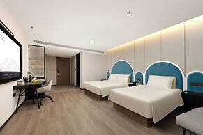 Atour Hotel