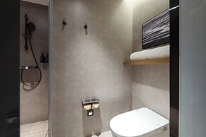Atour Hotel