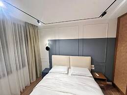 The Golden Luxury Downtown Two