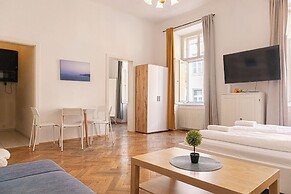 Comfortable 2BR Apartment Long Stay
