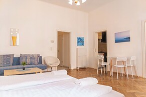 Comfortable 2BR Apartment Long Stay