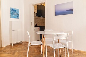 Comfortable 2BR Apartment Long Stay